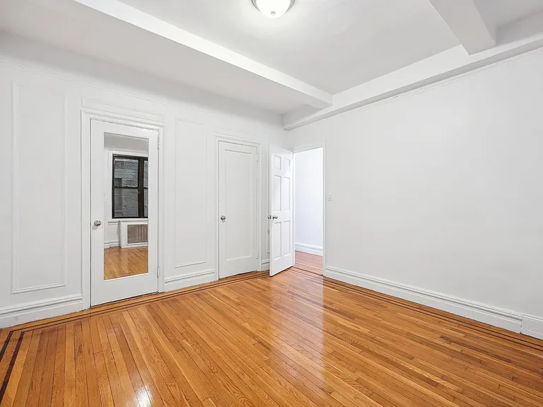 208 W 23rd St #606 — Photo 9