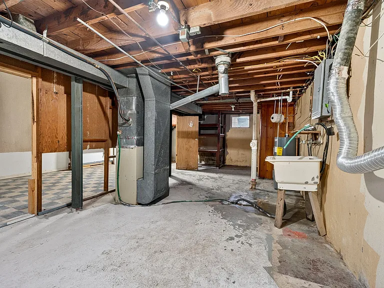 8033 Busiek Ave — Photo 24
