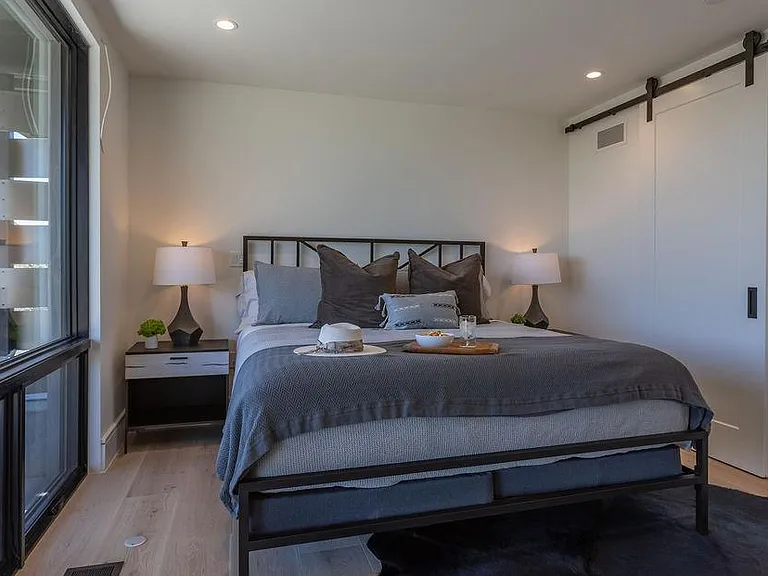402 Hidden Hollow Dr — Photo 22