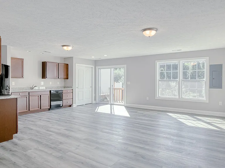 1210 Providence Blvd — Photo 8