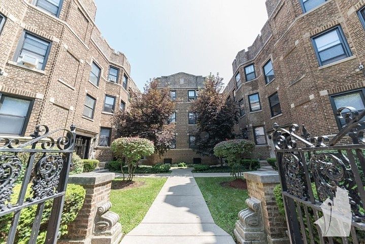 1st image of 629 W Cornelia Ave #39-2S