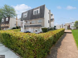 10817 Kelvin Ave, Philadelphia, PA 19116