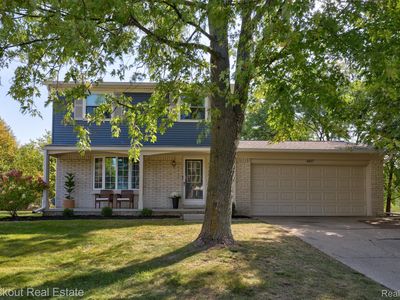6157 Barker Cir, Waterford, MI, 48329