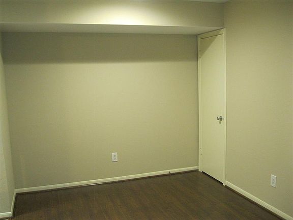 5th image of 1860 White Oak Dr APT 327