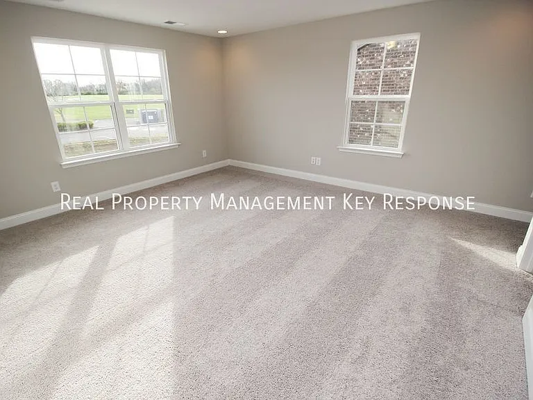 153 Grandstand Blvd — Photo 18