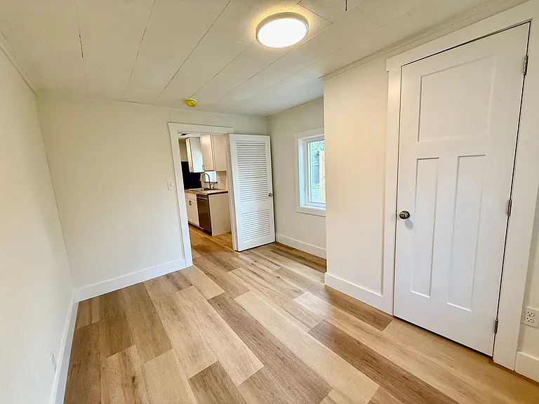 122 N Roosevelt St — Photo 8