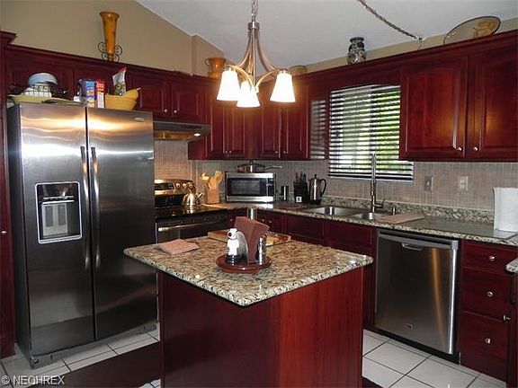 4th image of 21251 Ellen Dr