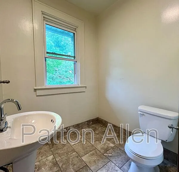 43 Ravenscroft Dr #19 — Photo 12