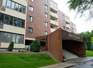 105 3rd St N APT 403, Moorhead, MN 56560