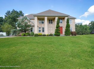 2 Normandy Dr, Jackson, NJ 08527