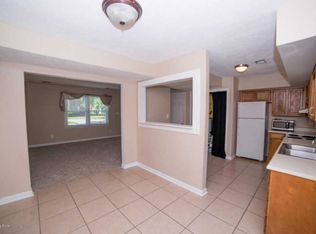 8207 Damascus Cir APT D2, Louisville, KY 40228