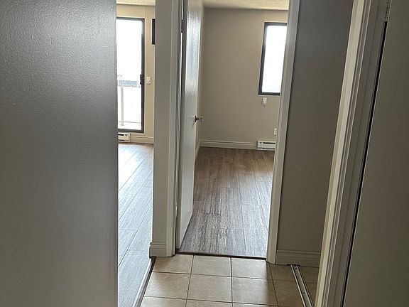 4th image of 150 Park St W #911