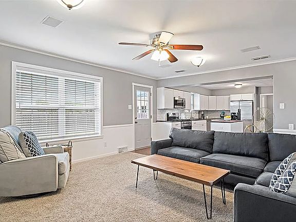 4th image of 1812 North Pl