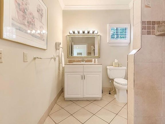 3rd image of 1009 N Rampart St