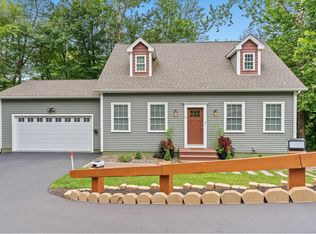 11 Hamilton Rd, East Granby, CT 06026