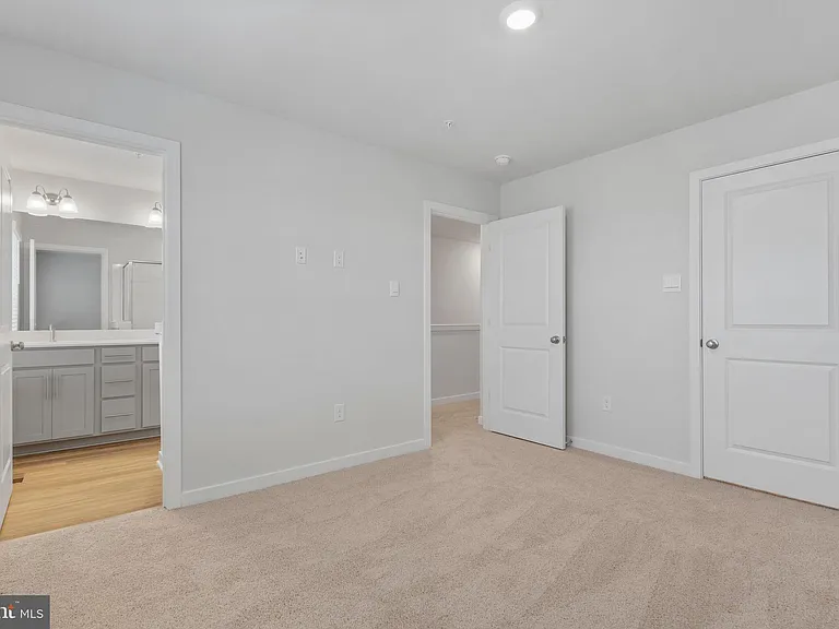 16639 Green Glade Dr — Photo 22