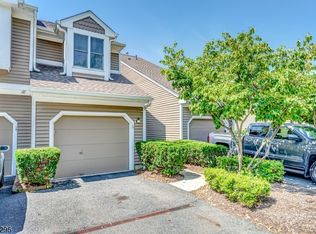 15 Stone Edge Rd, Bedminster, NJ 07921