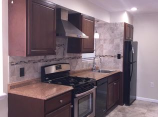 424 E 240th St #1, Bronx, NY 10470