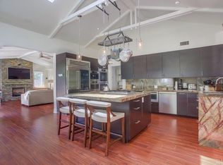 907 Poppy Ln, Carlsbad, CA 92011