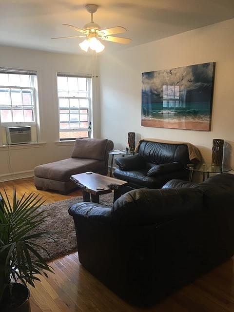 1st image of 1523 W Lunt Ave APT 3B