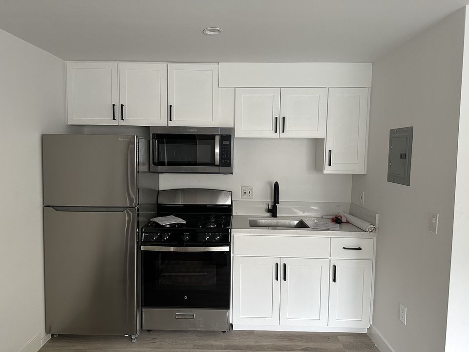 1st image of 1326 S Gramercy Pl #11360618