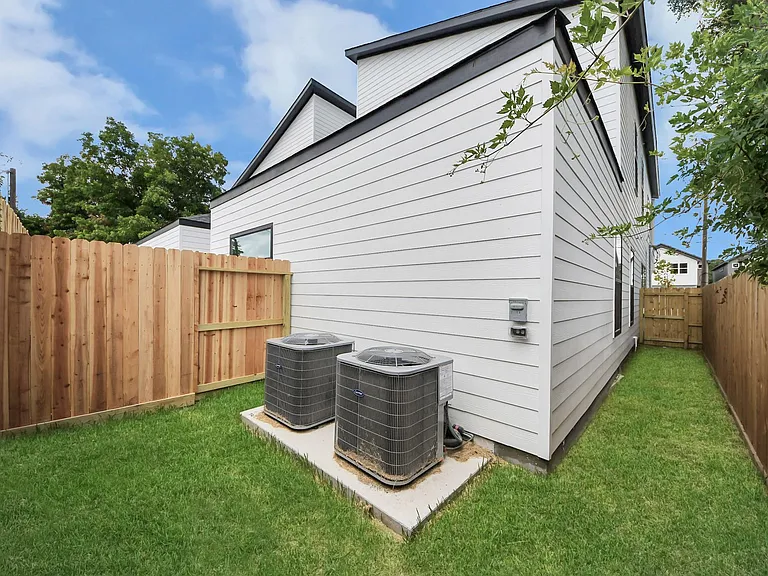 7117 Eastwood St — Photo 31