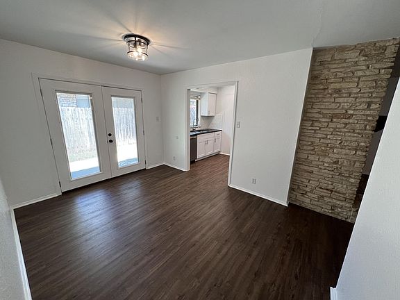5th image of 1005 Westwood Dr #B