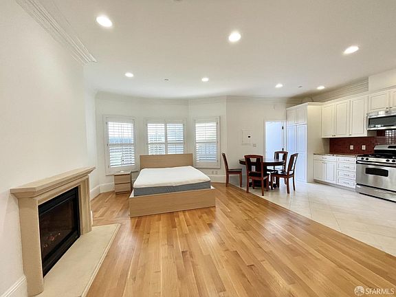 2nd image of 612 Clayton St #4