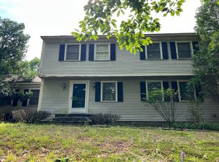 20 Colonel Daniels Dr, Bedford, NH 03110
