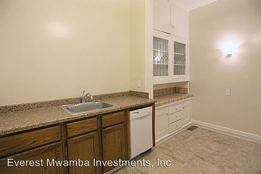 3rd image of 1739B Broadway