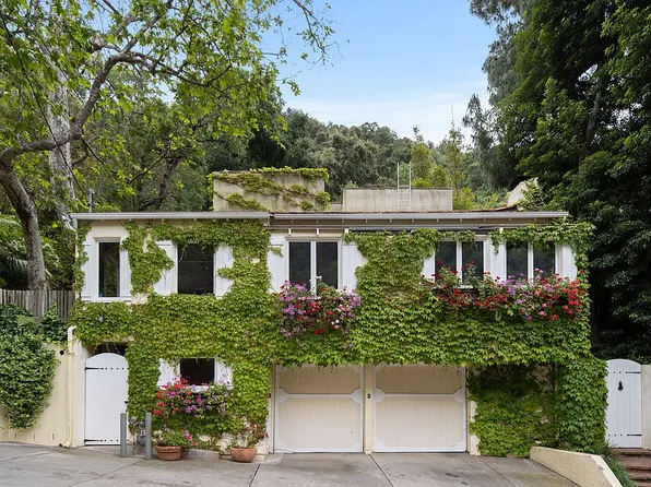 9850 Easton Dr, Beverly Hills, CA 90210