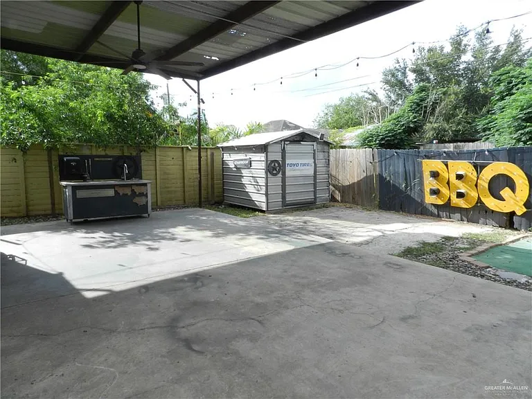 1718 E Juarez Ave NE — Photo 26