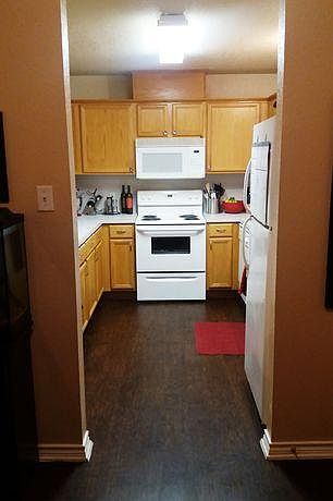 1st image of 931 Willow Pond St