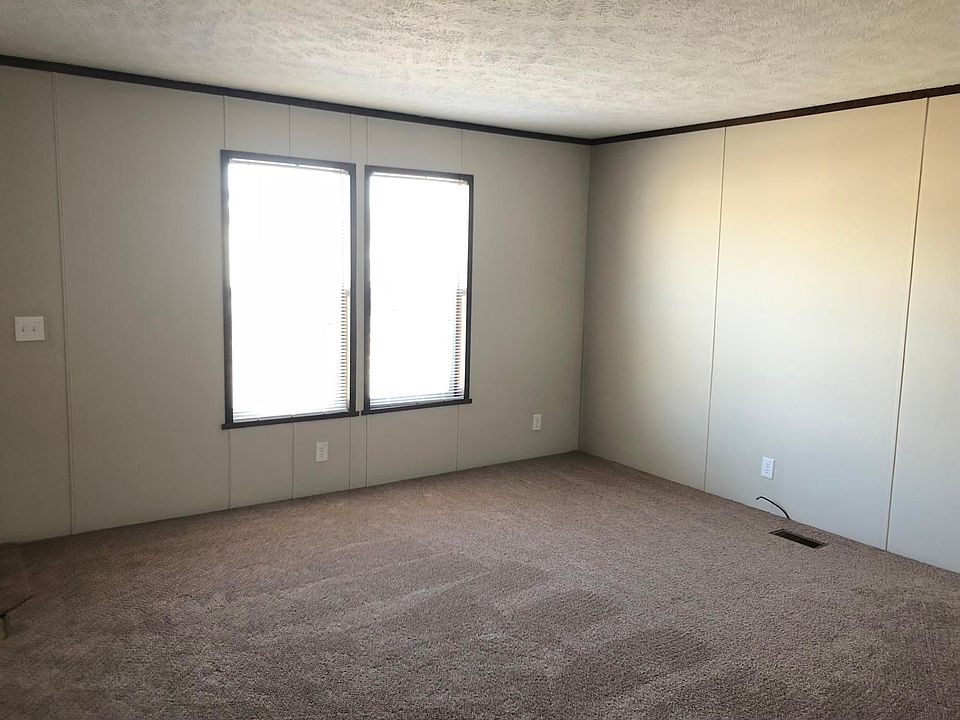 2nd image of 32640 Lewis Ct