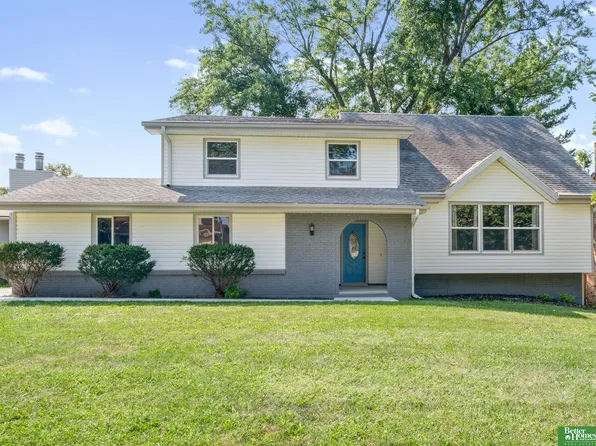 3501 Leawood Dr, Bellevue, NE 68123