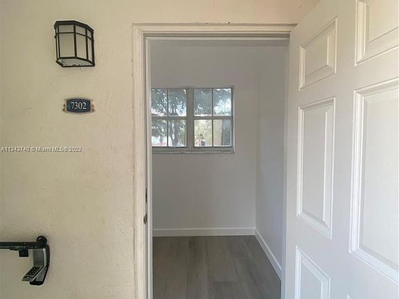 2nd image of 3105 NE 184th St APT 7302