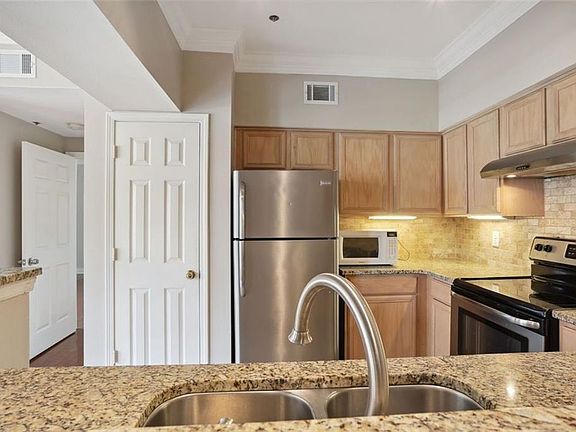 5th image of 3777 Peachtree Rd NE APT 331
