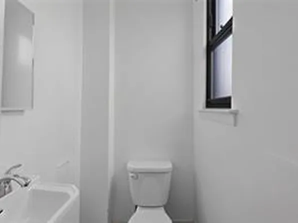 685 Rockaway Parkway image 12 of 17