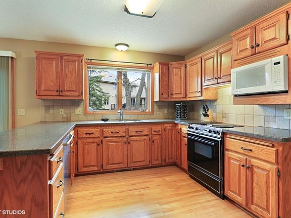 4th image of 12500 Norway Cir