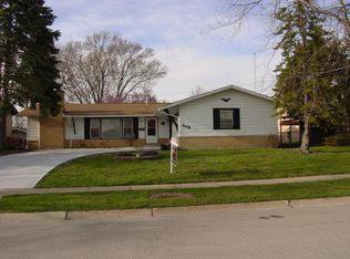 6250 Victoria Dr, Oak Forest, IL 60452