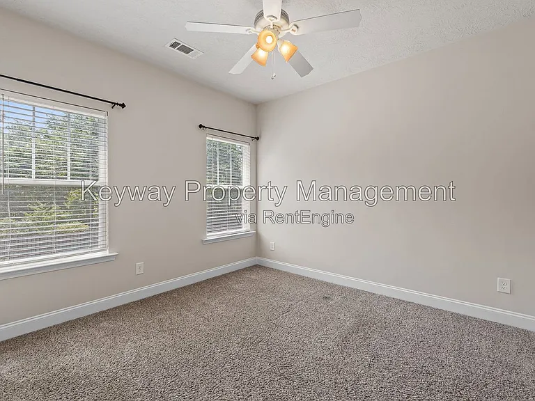 135 Beallwood Dr — Photo 21