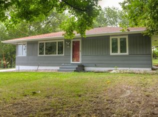 4905 E 38th St, Des Moines, IA 50317