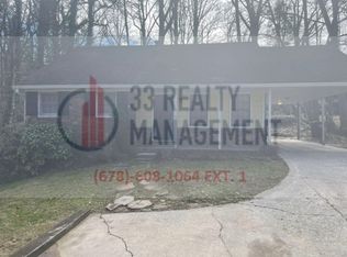 2280 Montrose Dr, East Pt, GA