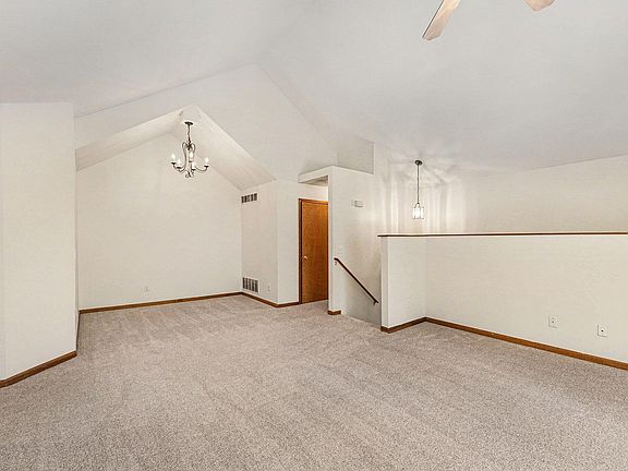 4th image of 308 Marigold Cir
