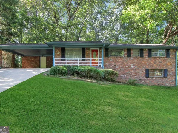 5835 S Bear Dr, Douglasville, GA 30135