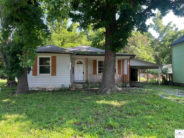 107 W Benton St, Clinton, MO 64735