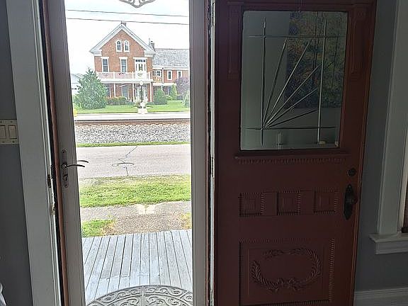 5th image of 209 N Main St