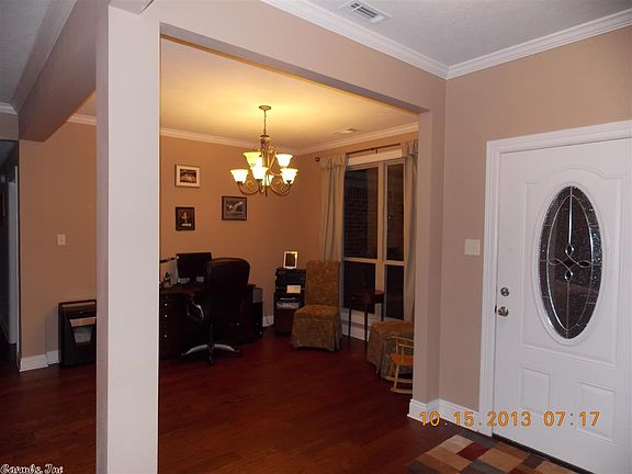 3rd image of 713 Skyline Dr