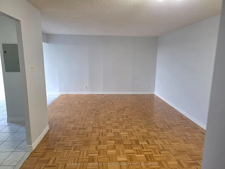 61 Markbrook Ln #1804 — Photo 3