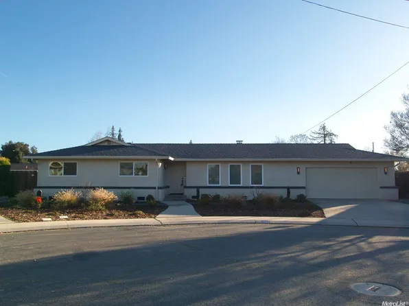 1028 Springfield Way, Modesto, CA 95355
